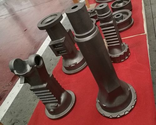 Servizio OEM Fusione in sabbia di resina Braccio assale in ghisa sferoidale per parti di macchinari edili