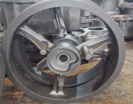 OEM di alta qualità sabbia fusione ferro macchinari agricoli parti ruota hub con verniciatura finale