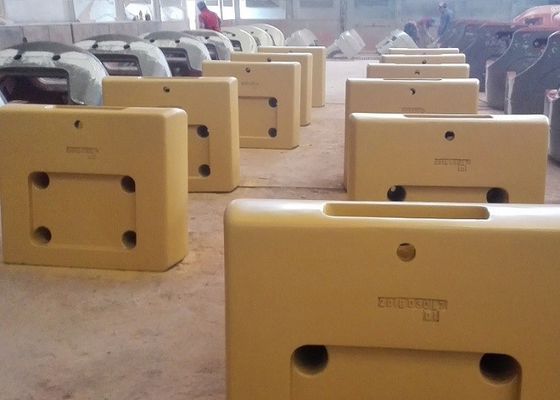 Prodotti di fusione sottovuoto con contrappesi in ghisa di sabbia OEM per macchinari di ingegneria / veicoli