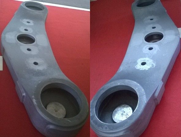 La macchina di superficie liscia della costruzione parte il braccio di sostegno per le mietitrici della pista di silvicoltura