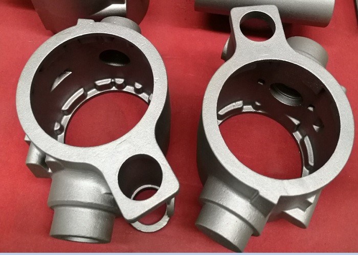OEM di alta qualità di sabbia pezzi di ghisa testa di guida con verniciatura di finitura dimensione accurata